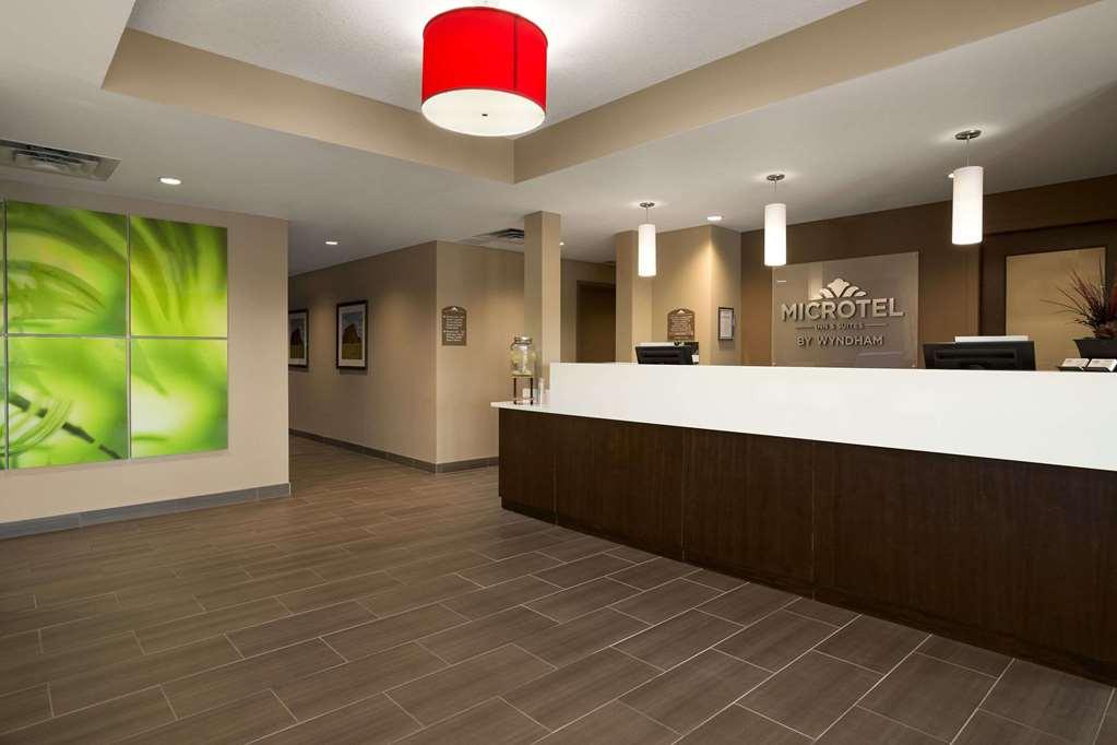 Microtel Inn And Suites By Wyndham Weyburn Interior photo