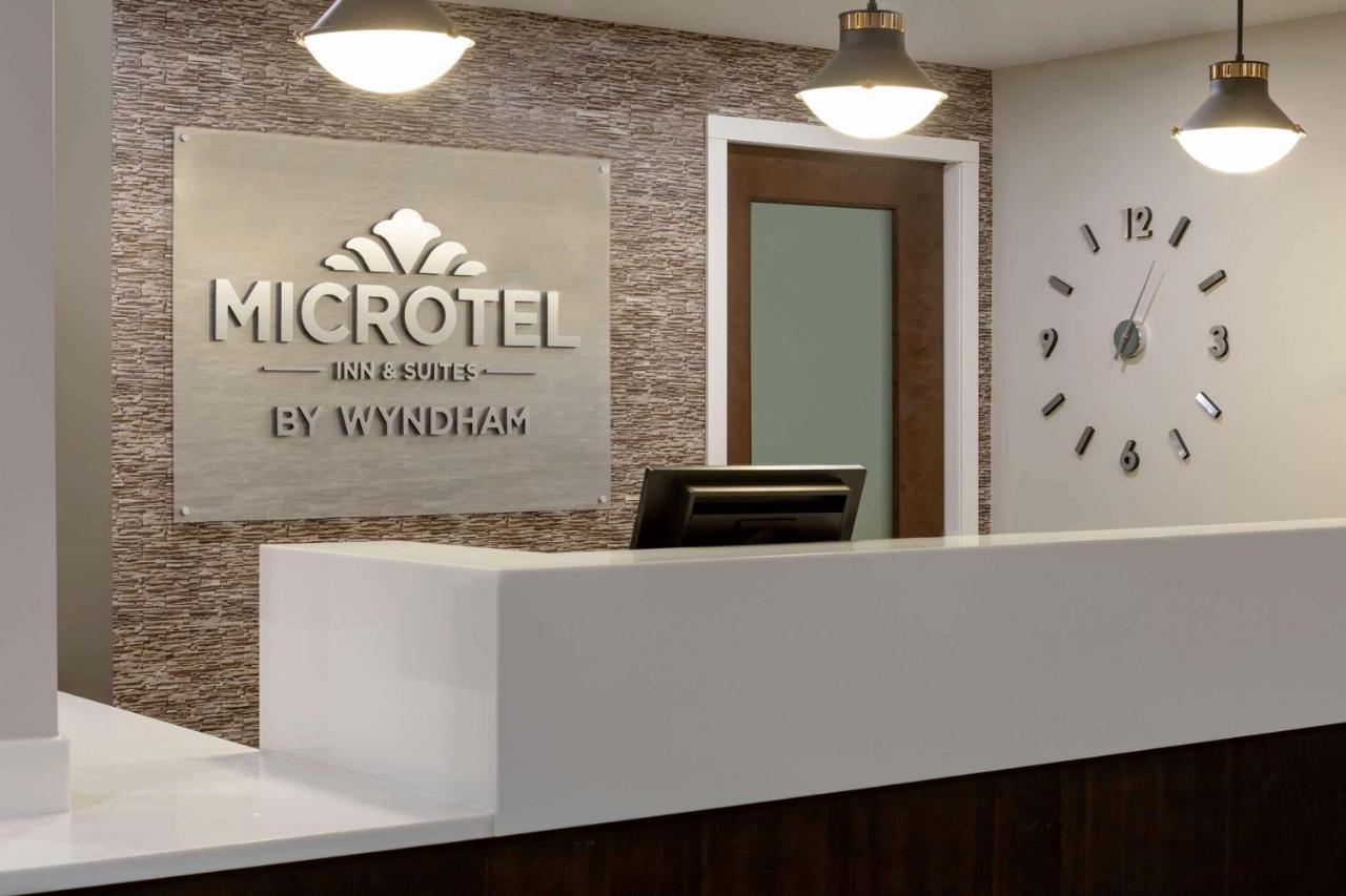 Microtel Inn And Suites By Wyndham Weyburn Exterior photo